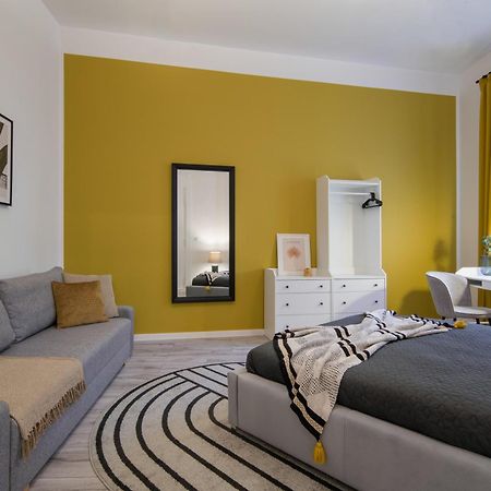 Wawelove Pilsudskiego - 3 Bedroom Apt. With Balcony And Free Parking! Krakow Ngoại thất bức ảnh