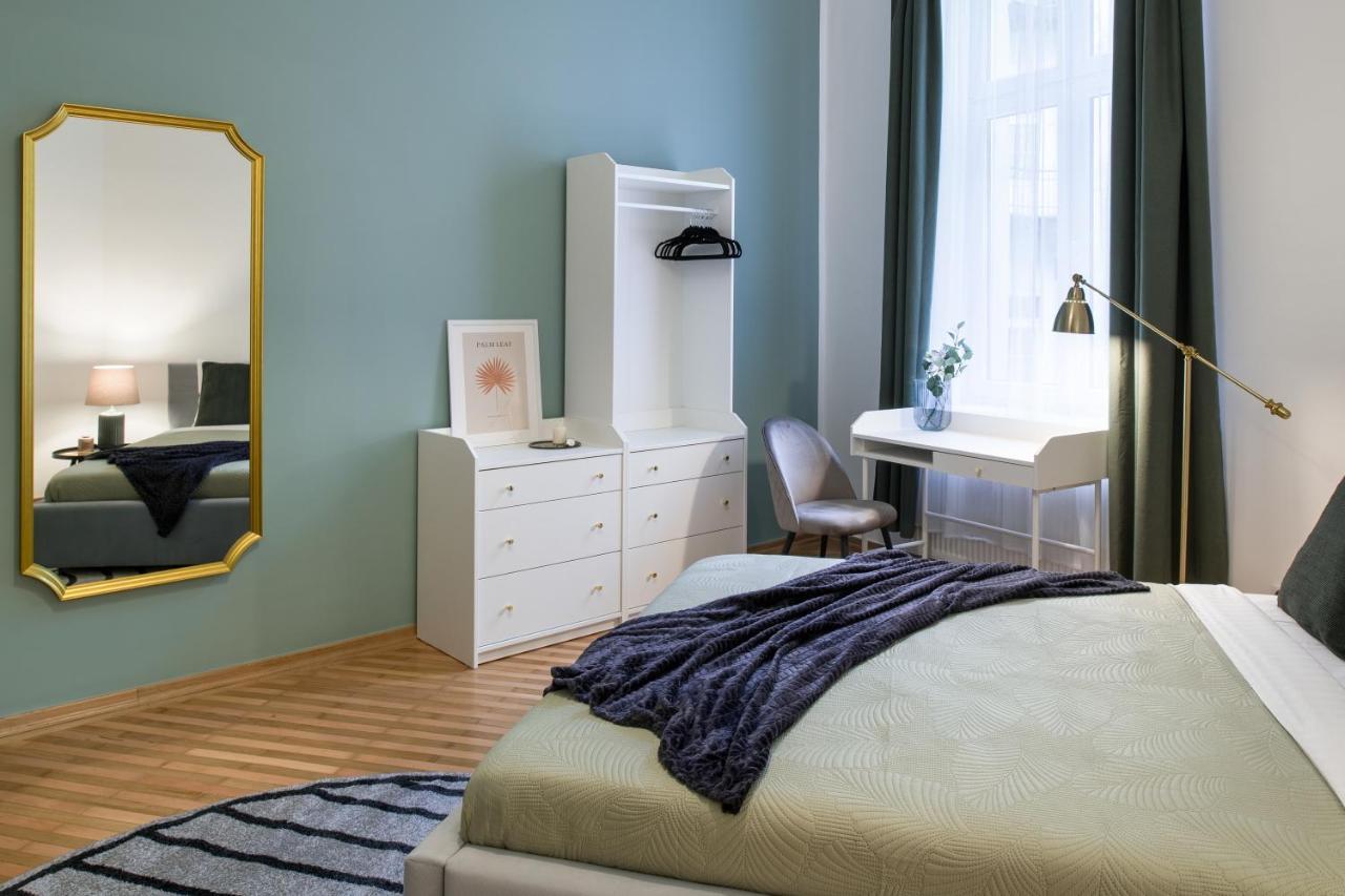 Wawelove Pilsudskiego - 3 Bedroom Apt. With Balcony And Free Parking! Krakow Ngoại thất bức ảnh