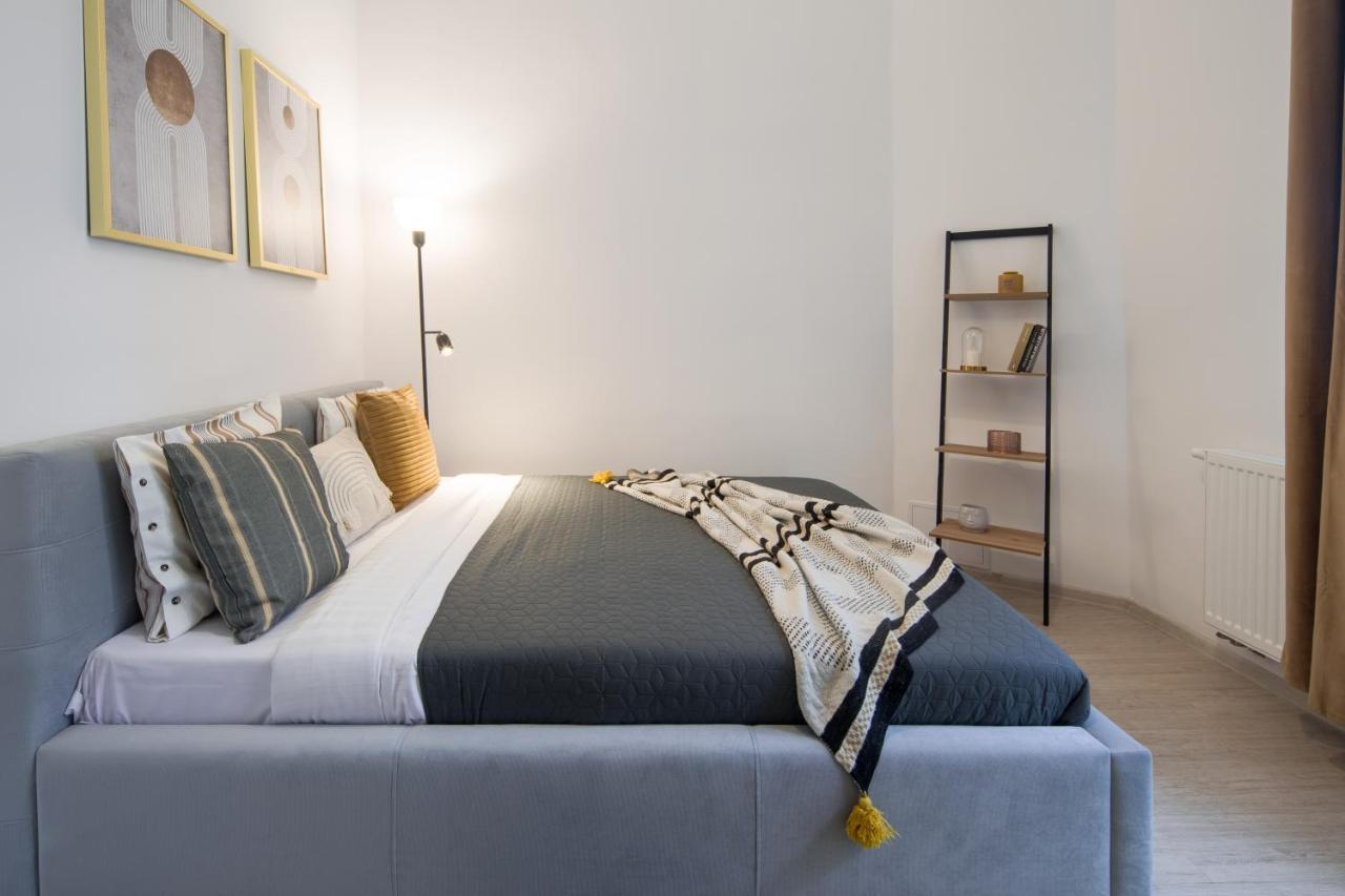Wawelove Pilsudskiego - 3 Bedroom Apt. With Balcony And Free Parking! Krakow Ngoại thất bức ảnh