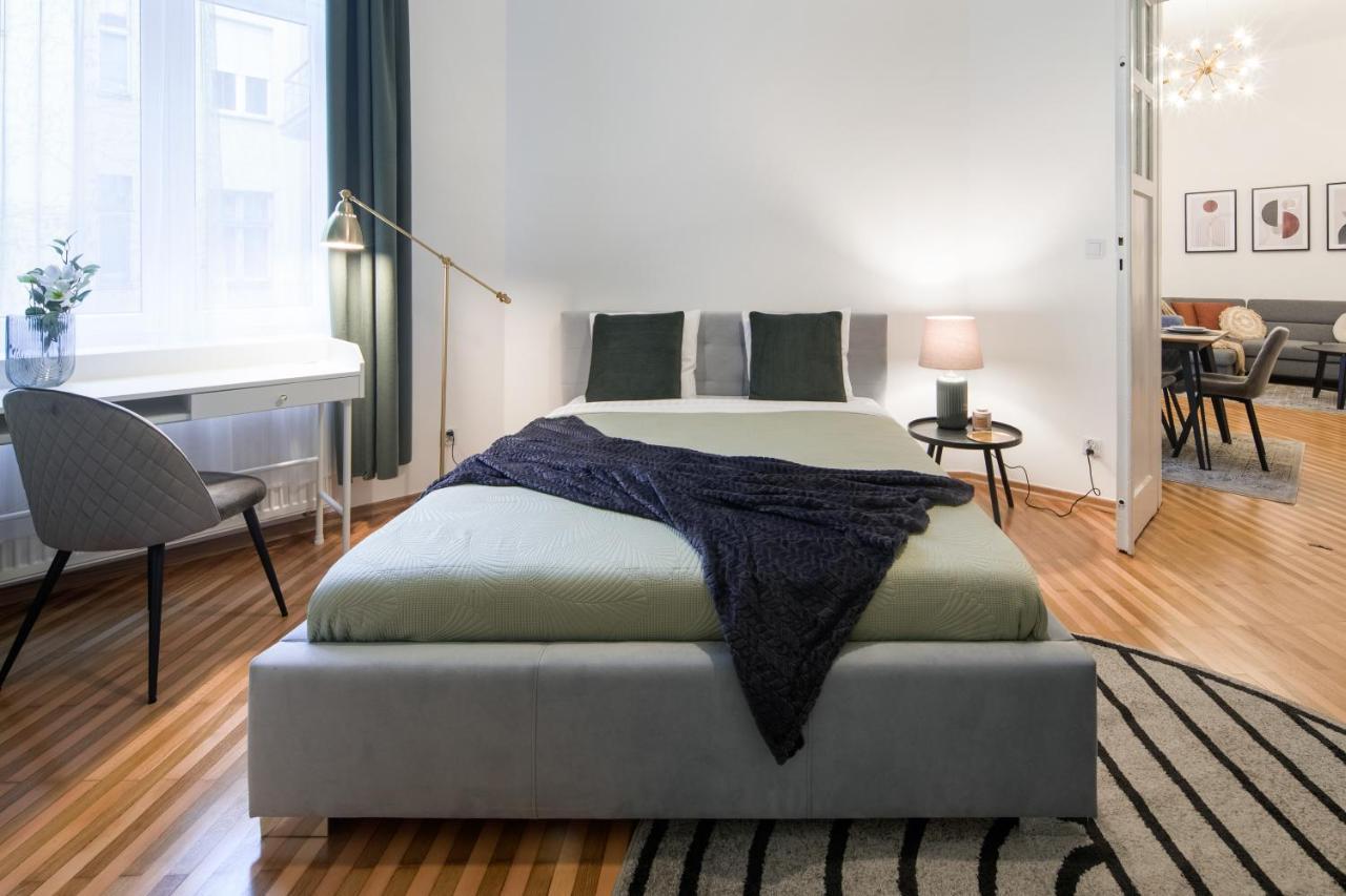 Wawelove Pilsudskiego - 3 Bedroom Apt. With Balcony And Free Parking! Krakow Ngoại thất bức ảnh