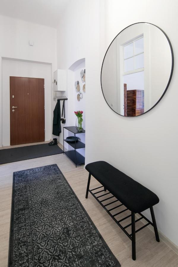 Wawelove Pilsudskiego - 3 Bedroom Apt. With Balcony And Free Parking! Krakow Ngoại thất bức ảnh
