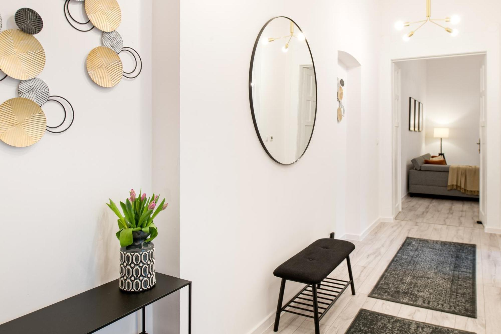 Wawelove Pilsudskiego - 3 Bedroom Apt. With Balcony And Free Parking! Krakow Ngoại thất bức ảnh